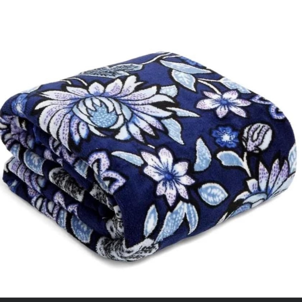 2 Vera Bradley tropics tapestry blankets